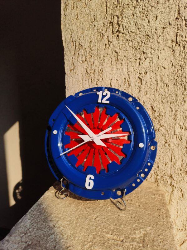 ClutchClock